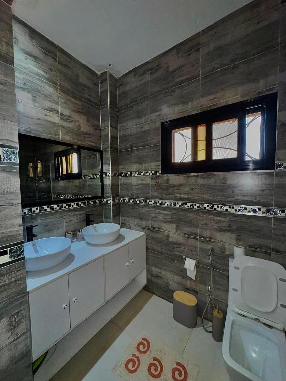 Salle de bain privée de la Chambre Double, double vasque